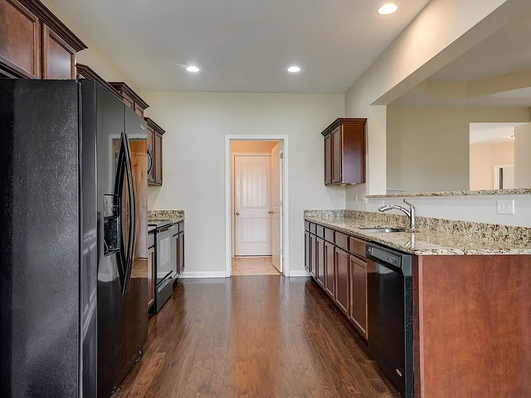 1021 Lindyn Lee Way — Photo 10