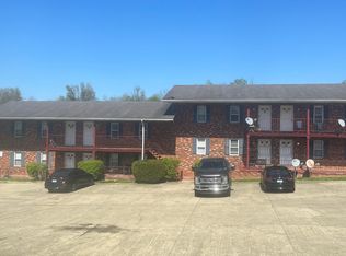 102 Honeysuckle Ct, Radcliff, KY 40160