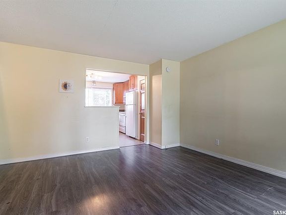 2nd image of 169 Rothwell CRESCENT