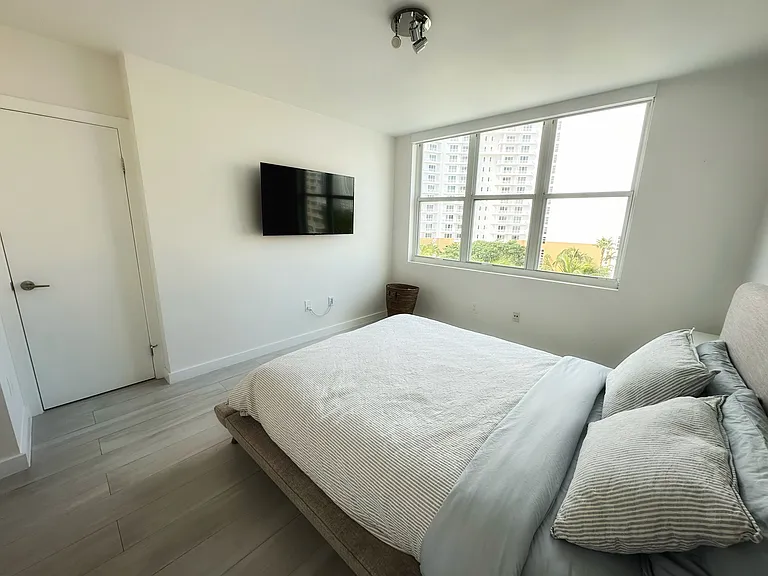 800 Claughton Island Dr #805 — Photo 18