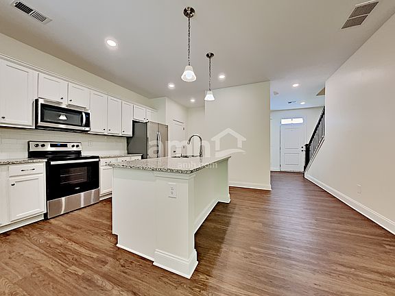 4th image of 3358 Okelly Dr