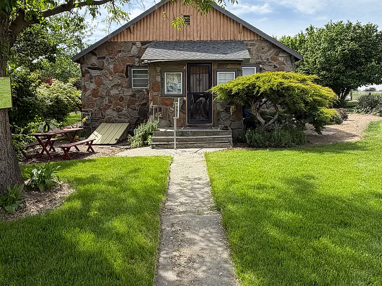802 Woods Rd — Photo 1