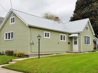 1212 S 19th St, Manitowoc, WI 54220