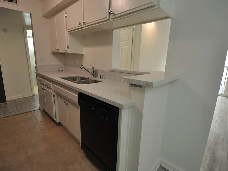 11035 Otsego St — Photo 27