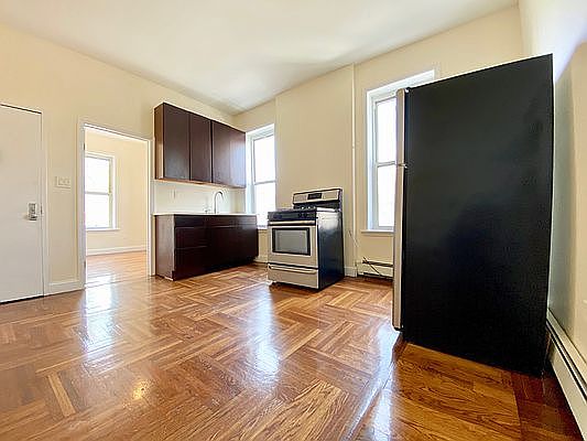 2nd image of 286 Clarkson Ave #A
