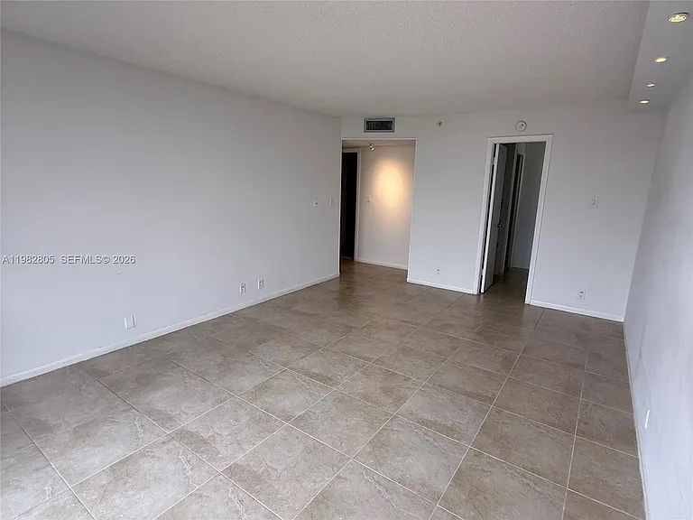 4000 Towerside Ter #1401 — Photo 19