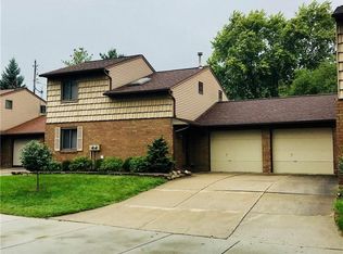 303 Guys Run Rd, Akron, OH 44319