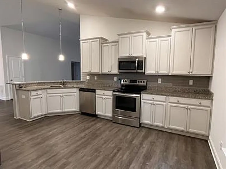 2413 Bell Manor Dr SW — Photo 10