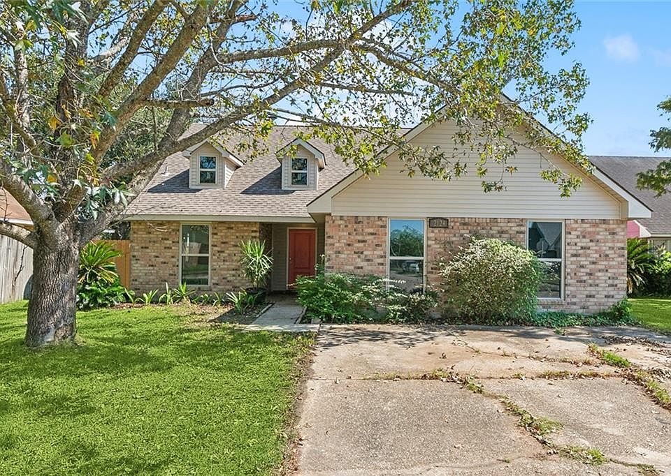1st image of 2124 Greenwood Dr