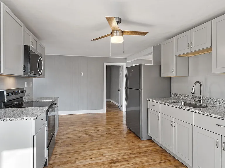 6 Cherry St #B — Photo 3