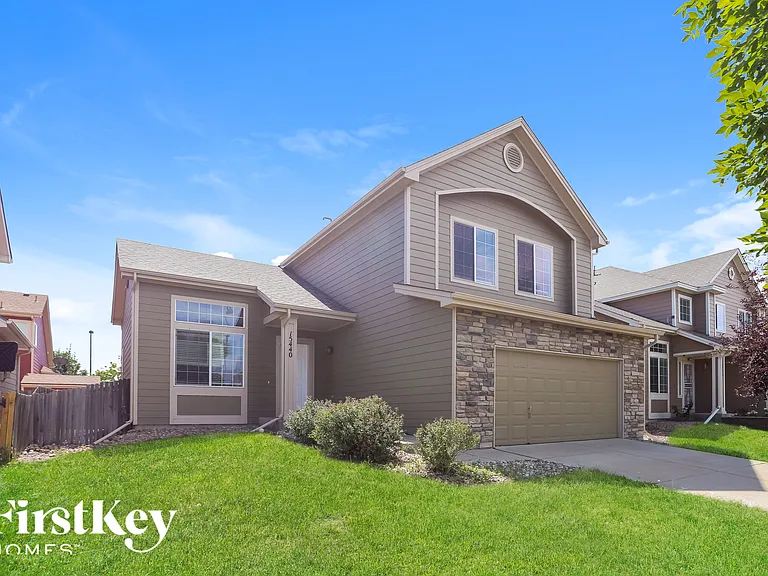 15440 March Pl — Photo 2