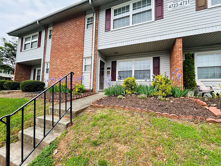 4725 Tower Rd — Photo 25