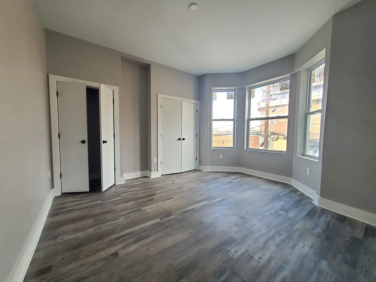 Building Photo - 61 Orient Ave #3