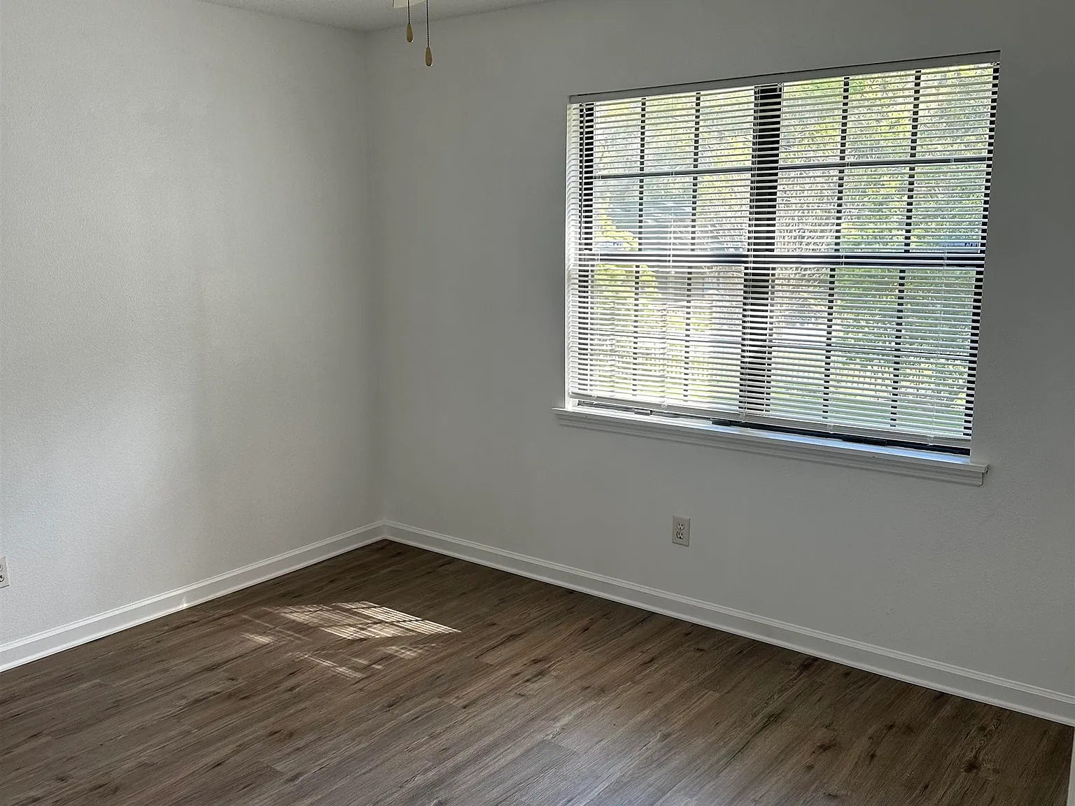 2 bed, 800 sqft, $1,400 — Photo 2