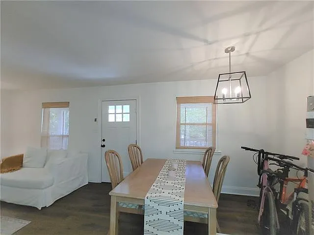 425 Depre St #F — Photo 13