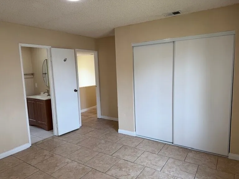 1609 Grove St #B — Photo 10