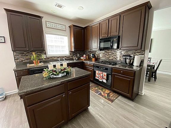 4th image of 3967 Willow Fields Ln