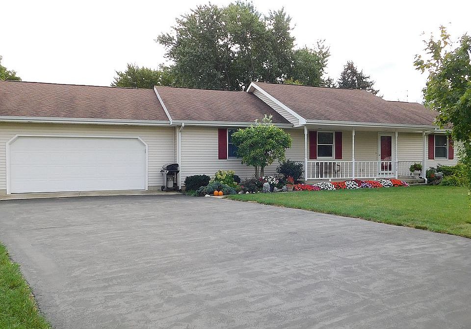 1st image of 470 Cedar Ln