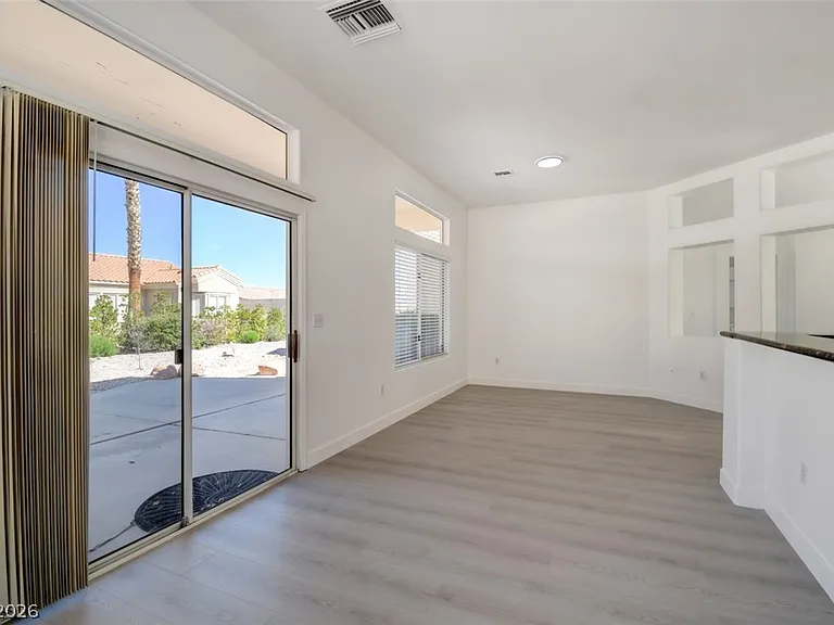 10800 Mission Lakes Ave — Photo 13