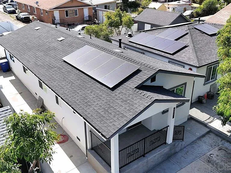 8834 1/2 Valencia St — Photo 2