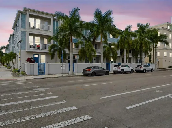 262 8th St N, Saint Petersburg, FL 33701