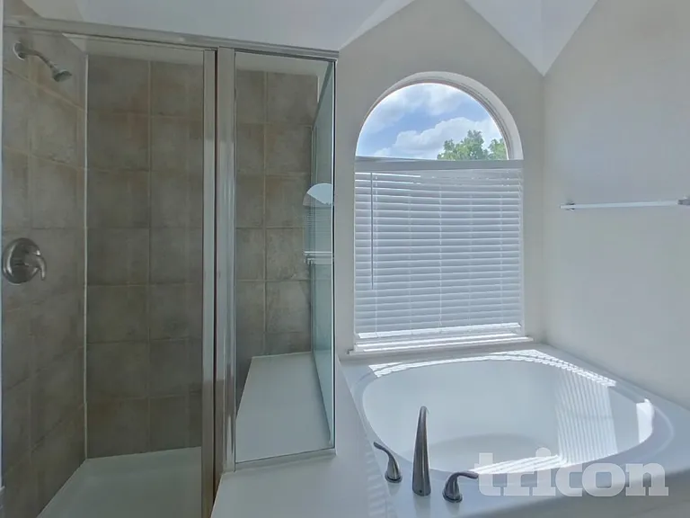 4504 Vista Meadows Dr — Photo 10