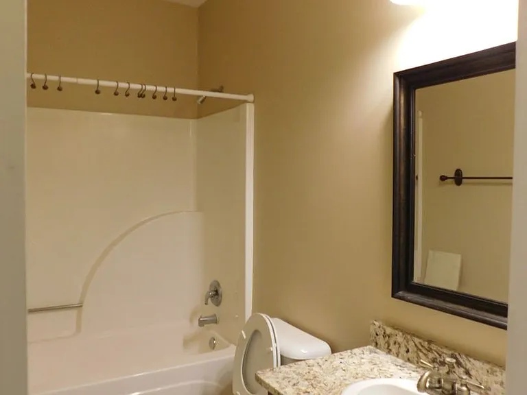 300 Taliaferro Ln — Photo 36