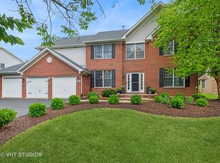 1184 Hunters Rdg E, Hoffman Estates, IL 60192