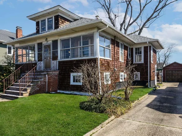219 Miller Avenue, Freeport, NY 11520