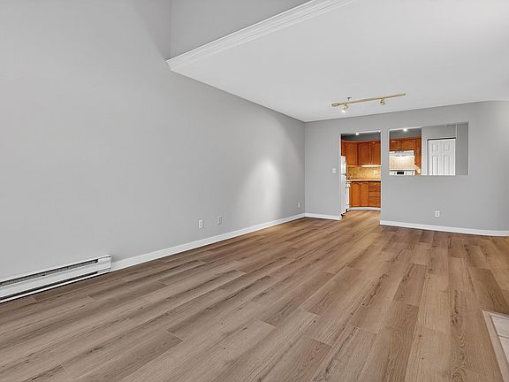 2nd image of 301 Maude Rd #401