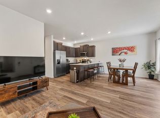 776 S Benchmark Ln, Fayetteville, AR 72704