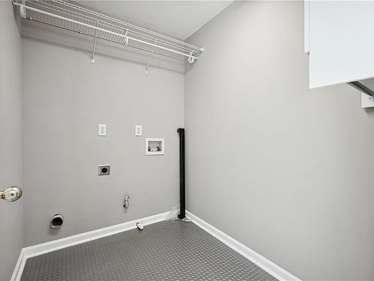 230 Brookeivey Ln — Photo 20