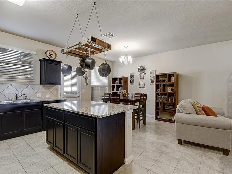 412 Crater Lake Dr #412 — Photo 6