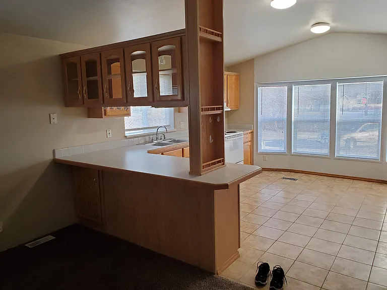 1515 N Hodges Rd — Photo 5
