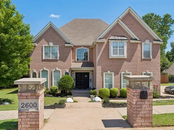 2600 Grand National Dr, Edmond, OK 73034