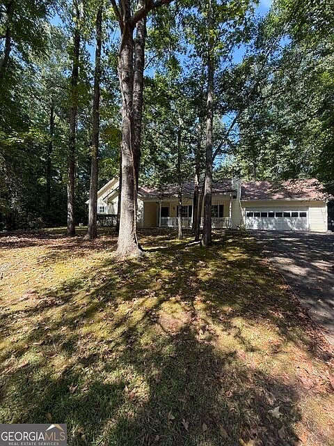 1st image of 255 Lakeside Dr