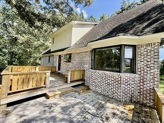 5th image of 1302 Brassfield Rd