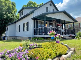 1236 E Newell St, White Cloud, MI 49349