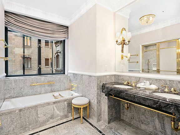 4th image of 2 E 55th St #1116