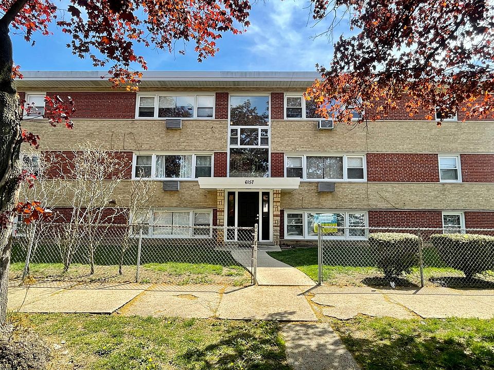 1st image of 6157 W Montrose Ave #3S
