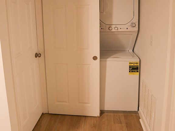 4th image of 33 Carver St #33C