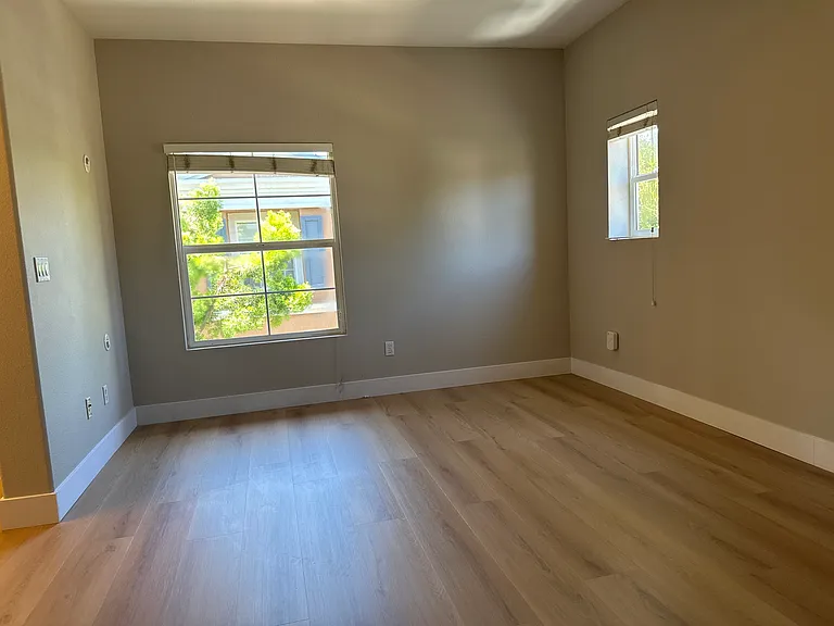 886 Revelation Pl — Photo 8