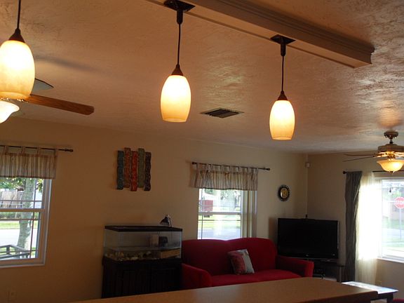 4th image of 7709 W Henry Ave