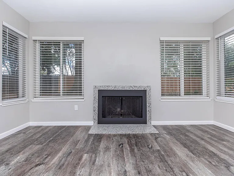54 Quay Ct — Photo 102
