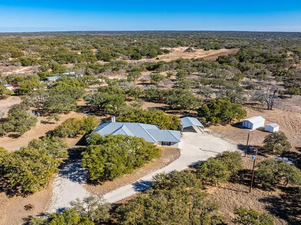 295 Big Buck Cir, Mountain Home, TX 78058