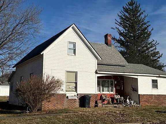 3rd image of 224 S College St