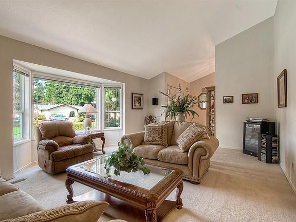 5th image of 14319 110th Avenue Ct E
