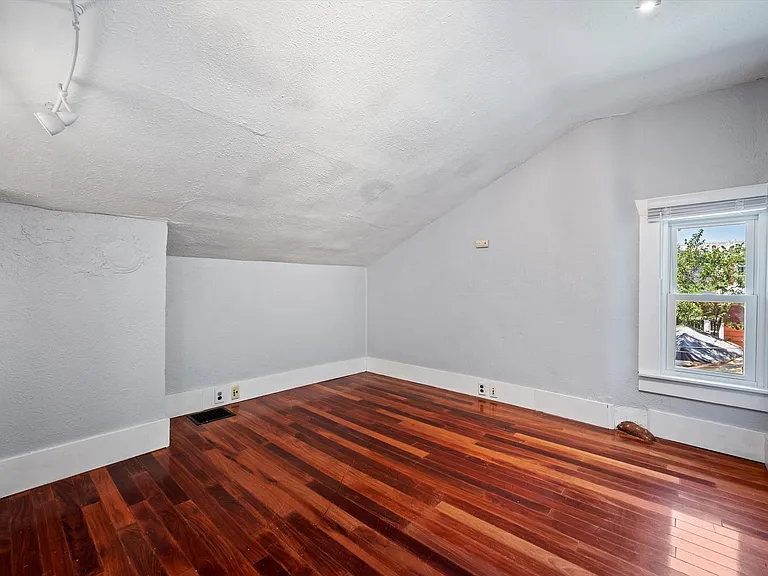 3917 S Acoma St — Photo 16