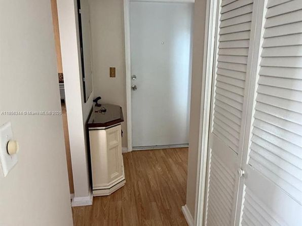 4025 N Federal Hwy APT 221A