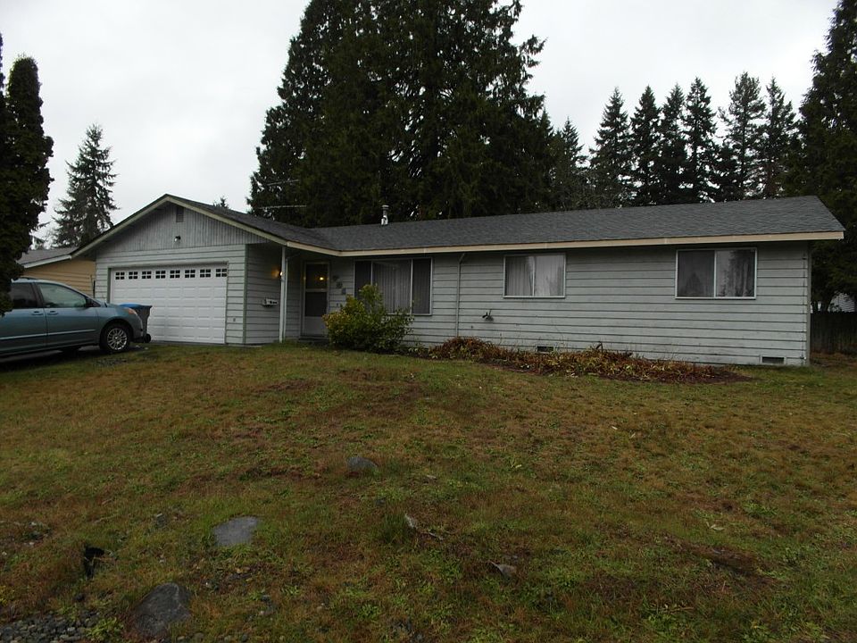 1st image of 7821 Buckthorn Dr NE